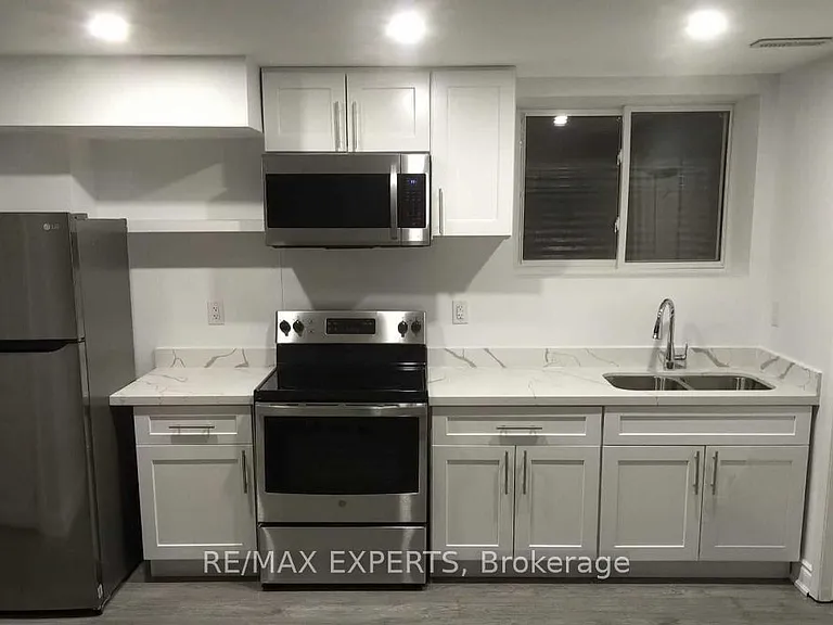 117 Baffin Cres — Photo 1