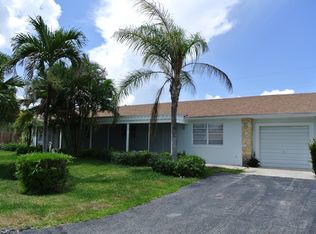19 Fayette Dr, Boynton Beach, FL 33435
