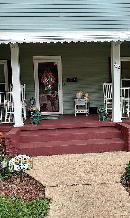 1st image of 752 N Main Ave