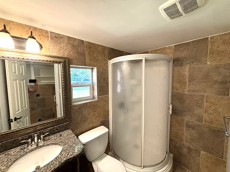 2nd bath located in the laundry room