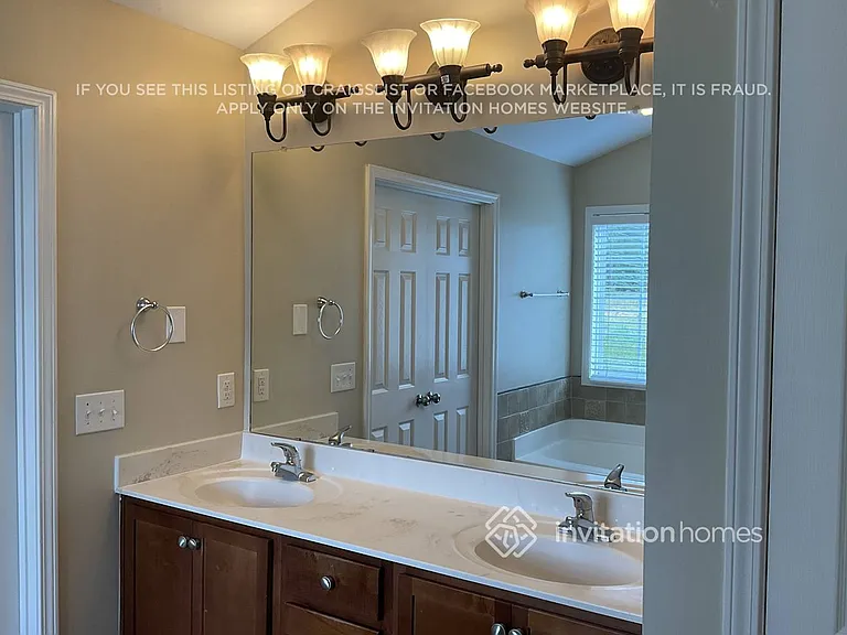 925 Lakeside Ct — Photo 13