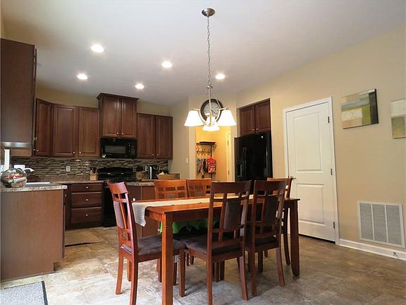 5th image of 11801 Beacon Dr