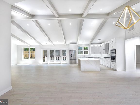 4th image of 5625 Bradley Blvd