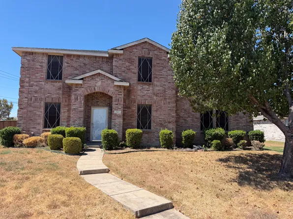 2801 Yellow Rose Ln, Lancaster, TX 75134