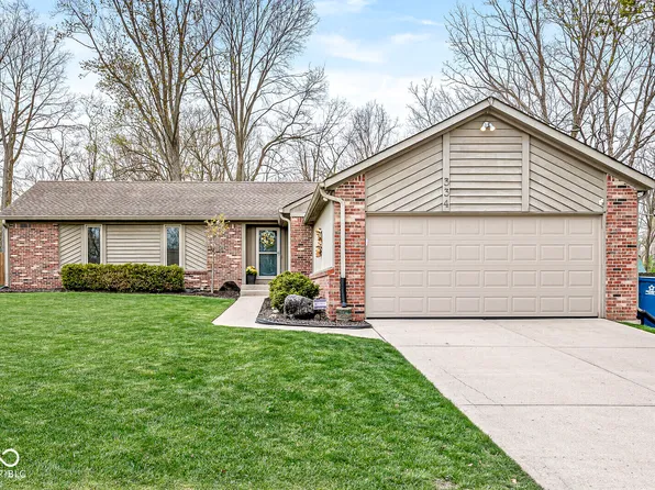 334 Stonehedge Dr, Carmel, IN 46032