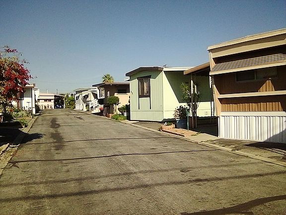 4th image of 1428 Beach St Spc 54