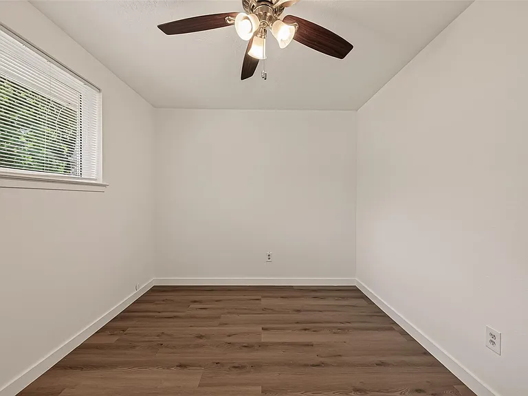 313 Stratmore Dr — Photo 15