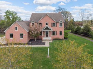 20806 Deerfield, Farmington Hills, MI 48335