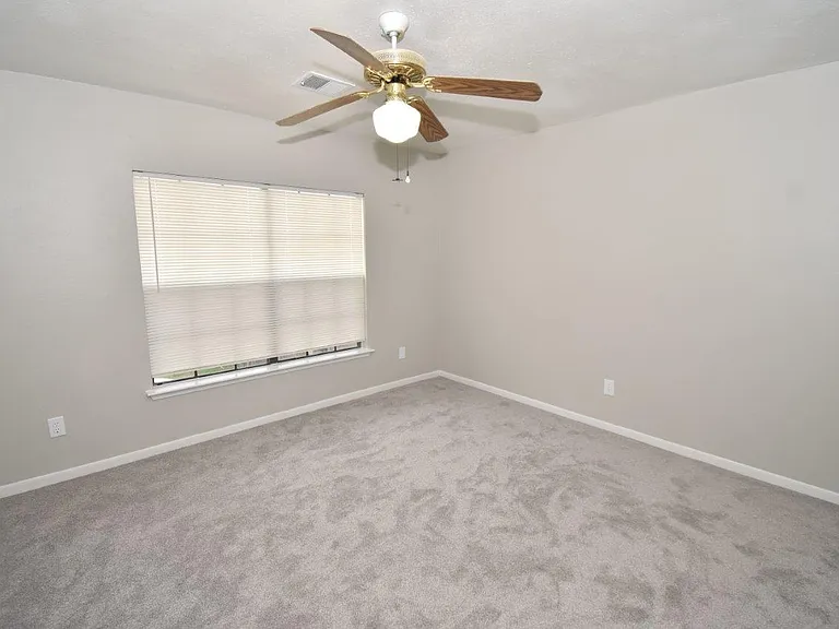 9007 Woodleigh Dr — Photo 14