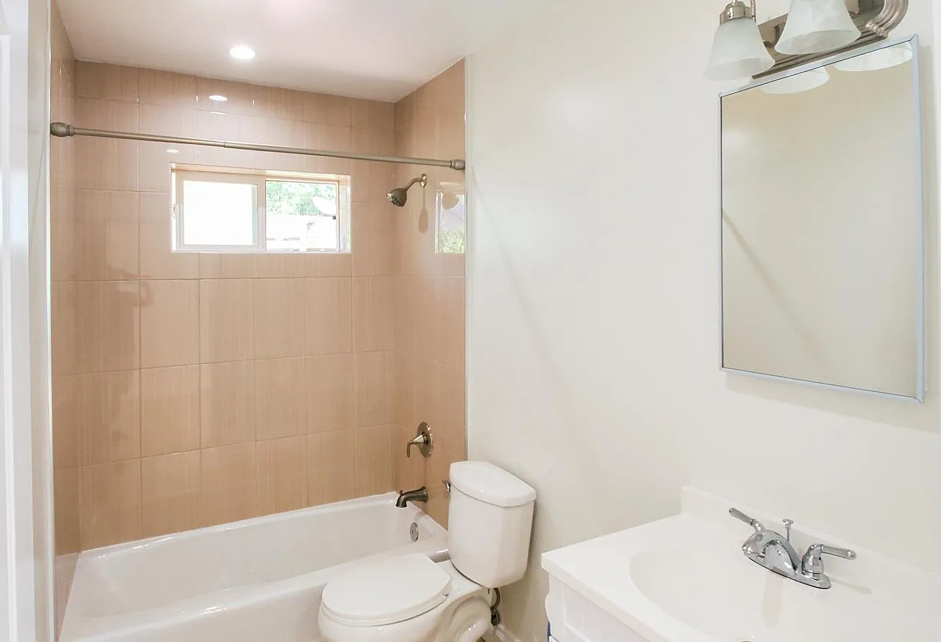 2 bed, 950 sqft, $2,700 — Photo 4