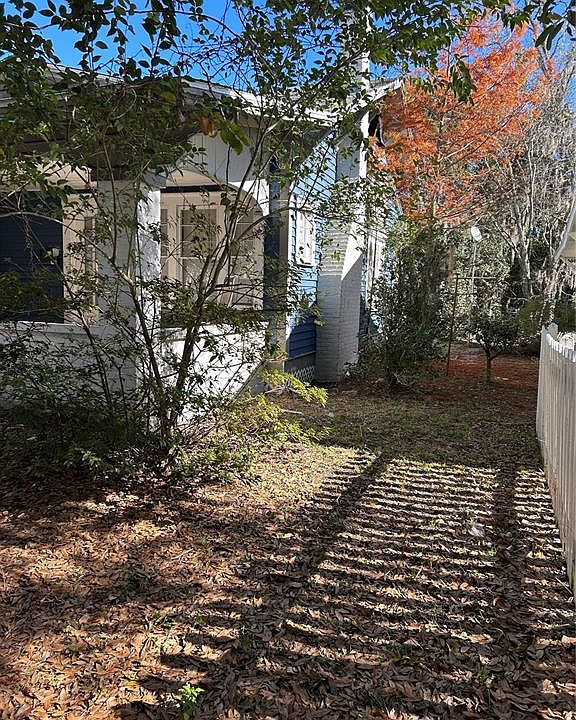 2nd image of 119 NW 7th Ter