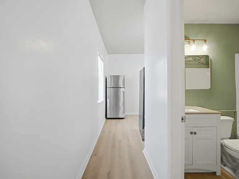 605 Dinwiddie St #B — Photo 6