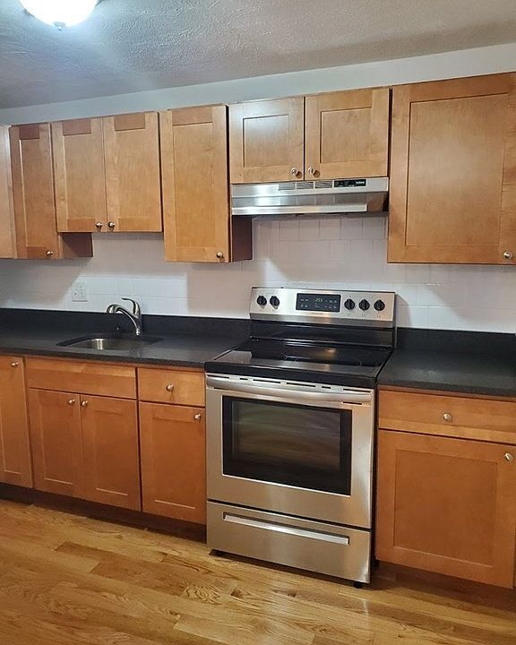 1st image of 55 Elmwood Park APT 20