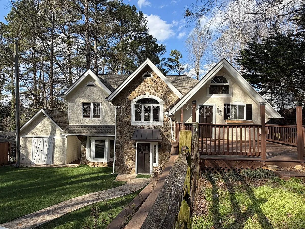 Building Photo - 835 Timber Lake Trl