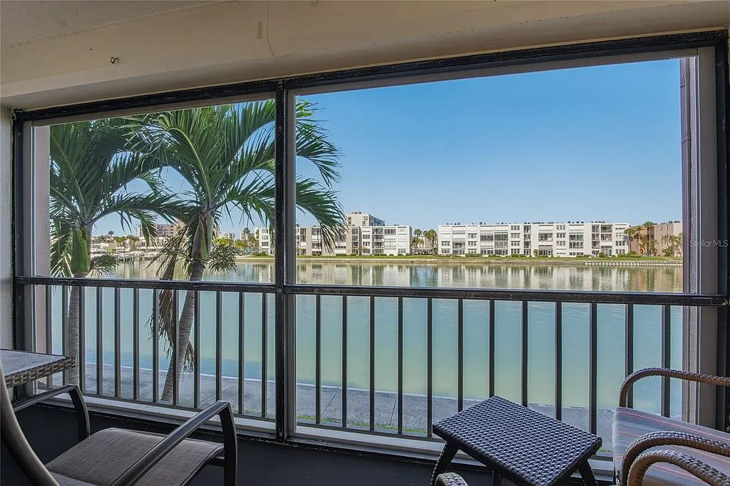 2 bed, 2.0 bath, 1110 sqft, $2,900 — Photo 2