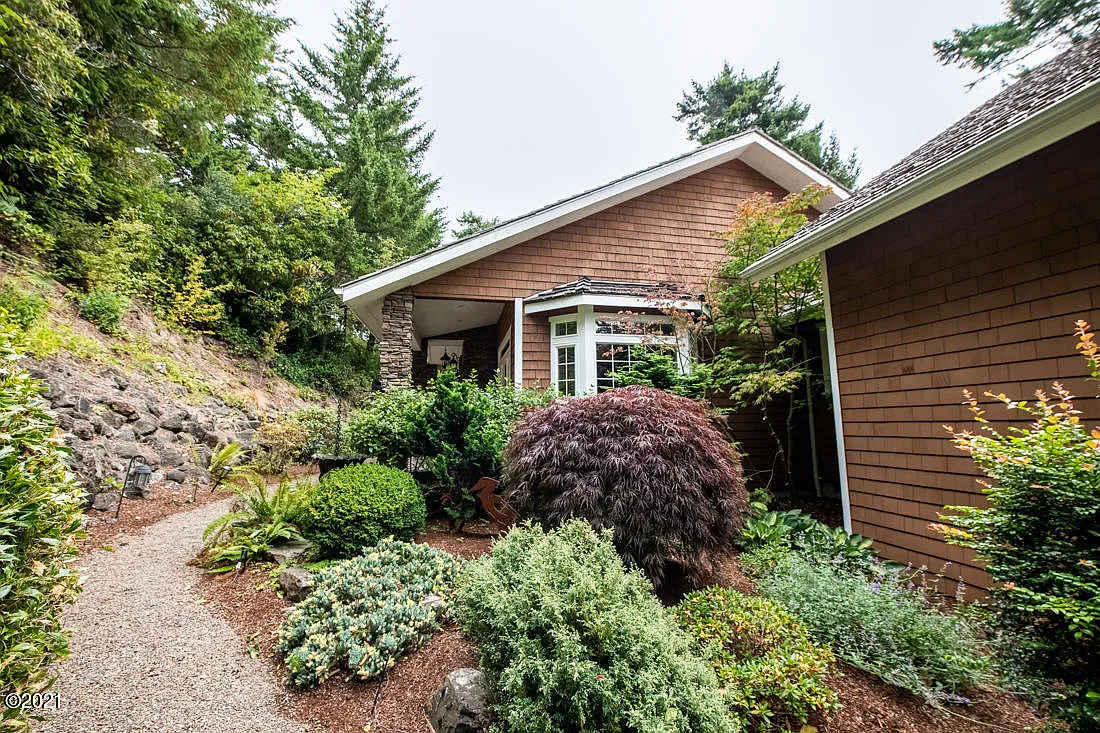1417 Fircrest Way photo 1