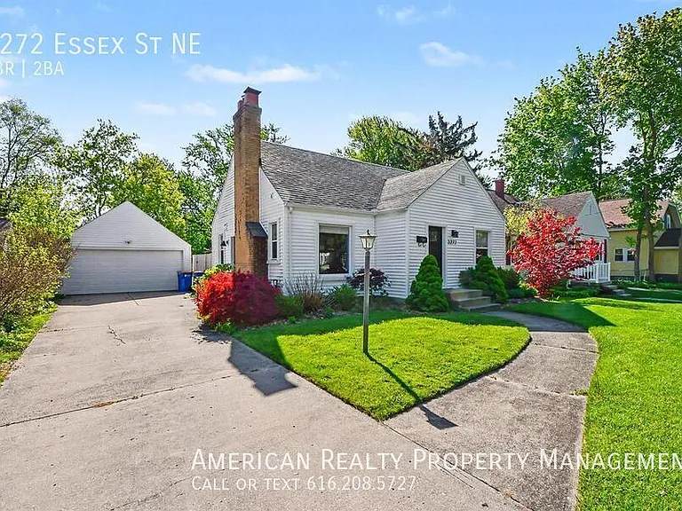3272 Essex St NE — Photo 17