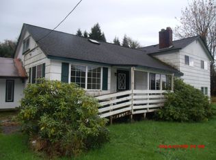 50 Crown Camp Rd, Cathlamet, WA 98612