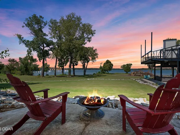 1530 Grand Regatta Dr, Grove, OK 74344