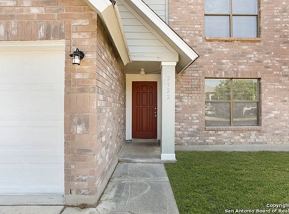 3rd image of 2922 Quiet Plain Dr