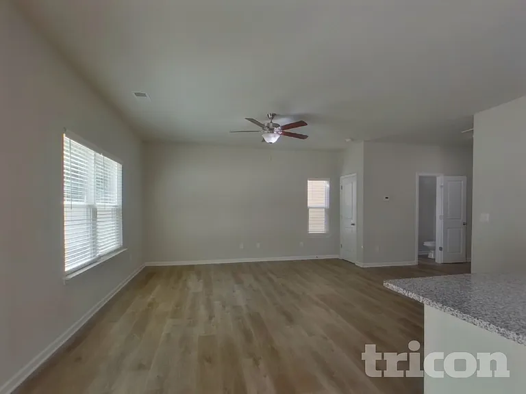 201 Spring Knoll Dr — Photo 2