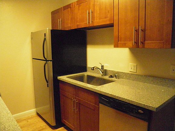 3rd image of 410 Boardwalk Ave APT 1