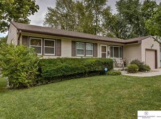 5325 N 49th St, Omaha, NE 68104