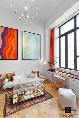 Sold by R New York | media 9