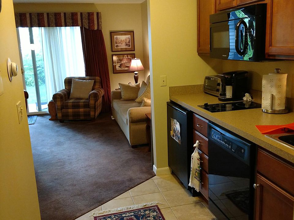 Kitchen, livingroom & bedroom furnished. 2 full bathrooms and jacuzzi tub.