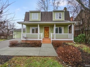 5812 Belgrave Ave, West Bloomfield, MI 48323
