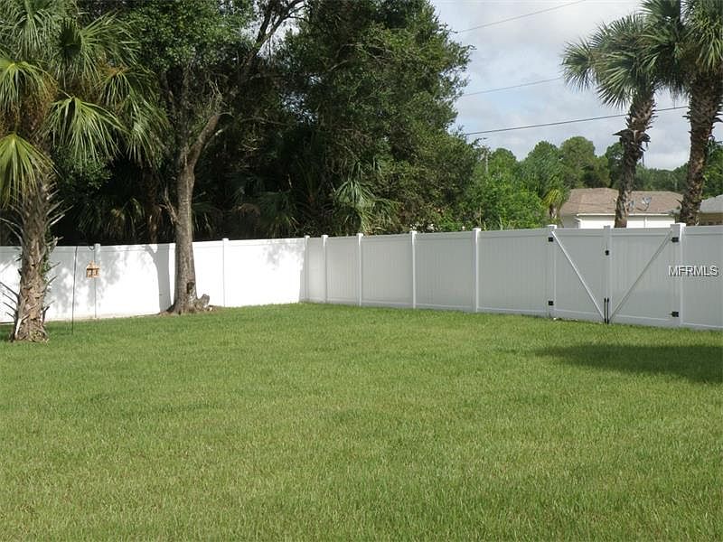 2nd image of 2117 Mistleto Ln