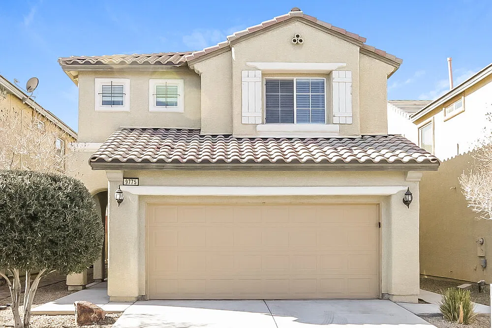3 bed, 2.5 bath, 2215 sqft, $2,450 — Photo 1