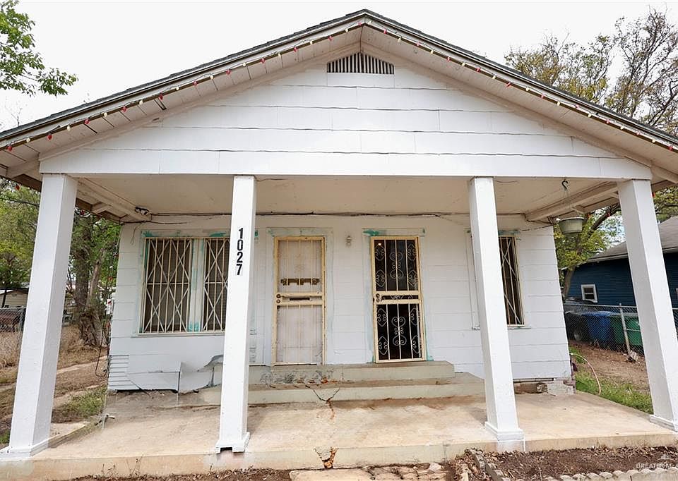 1st image of 1027 Recio St