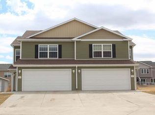 719 Weyburn Dr, Bismarck, ND 58503