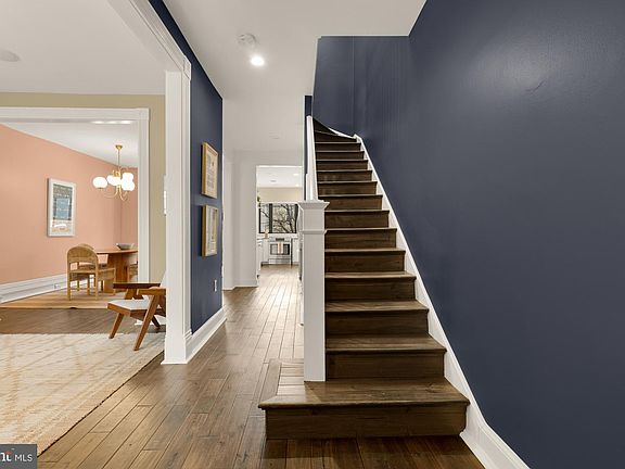 3rd image of 313 14th St NE