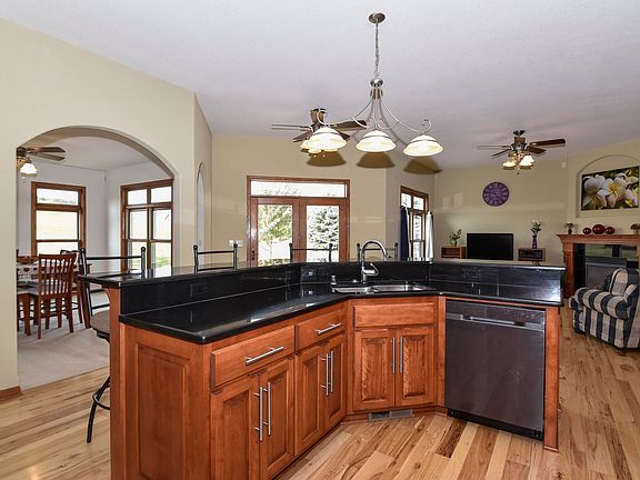 5th image of W273N1531 Lakefield Dr