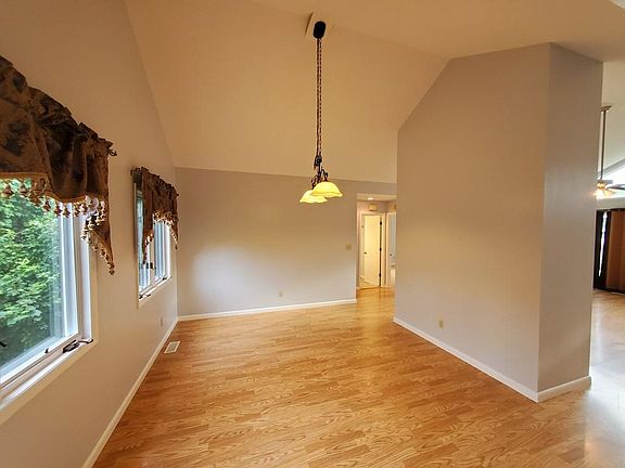 2nd image of 72 Nancy Jane Dr