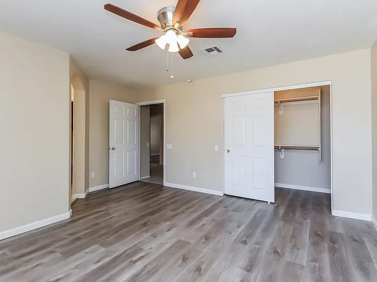 1130 N Meadows Dr — Photo 11