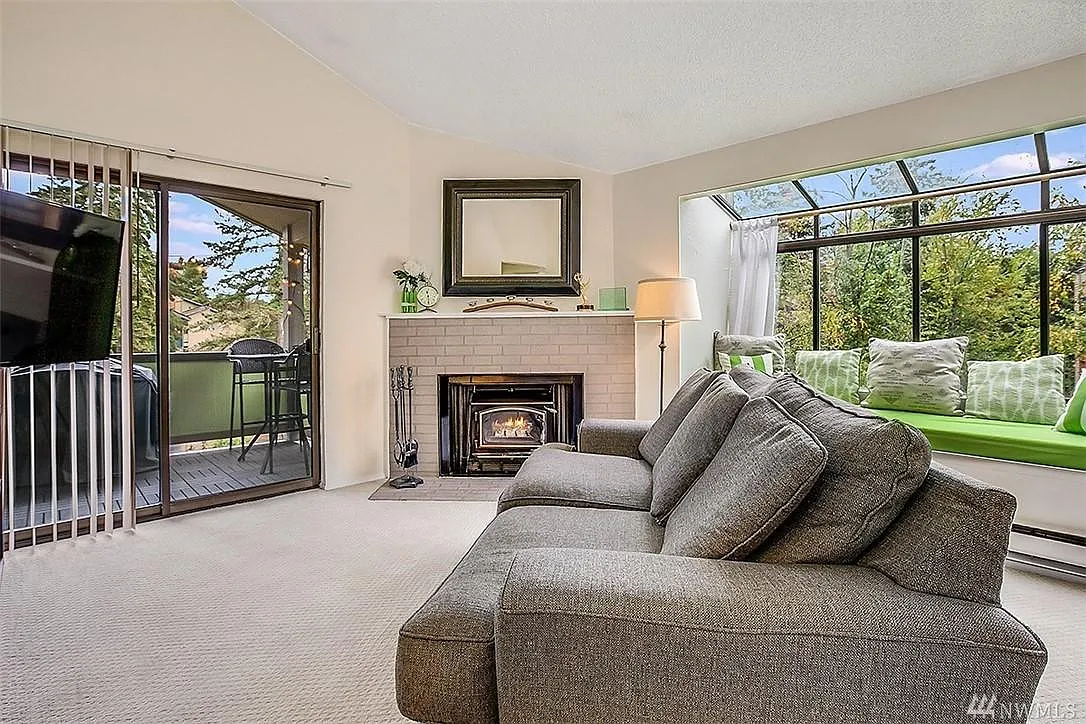 2 bed, 987 sqft, $2,195 — Photo 2