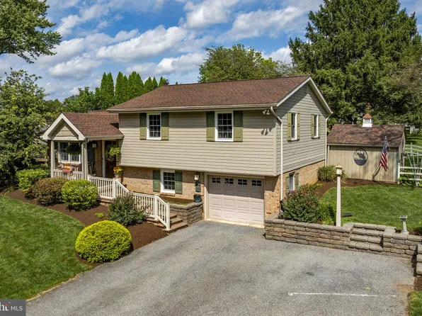 136 Carol Dr, Washington Boro, PA 17582