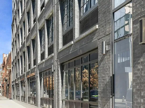 555 Waverly Avenue image 13 of 24