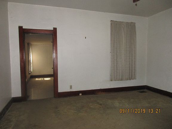 4th image of 1027 College Ave