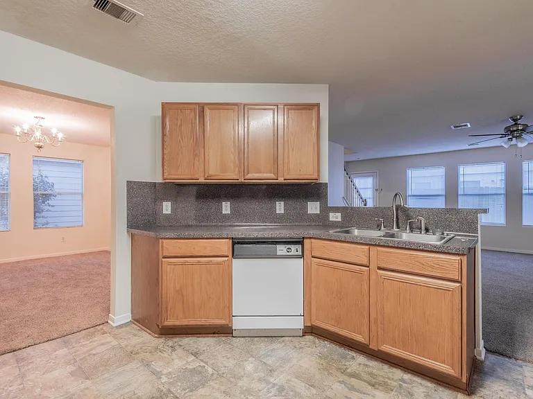 5007 Oak Stand Ct — Photo 14