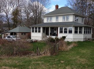 10 Inn Ln, Brooklin, ME 04616