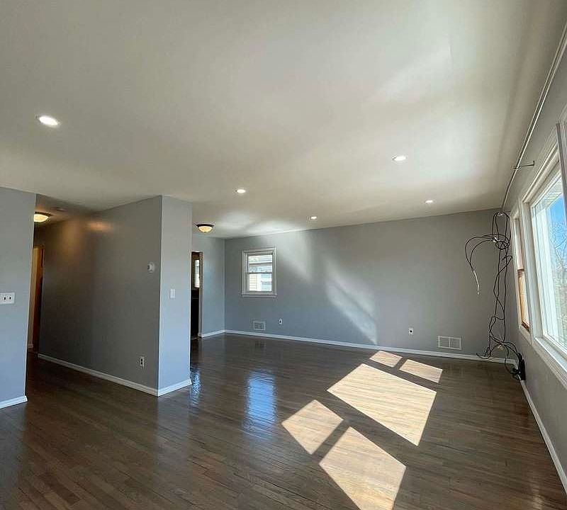1st image of 39 Tynan St #1