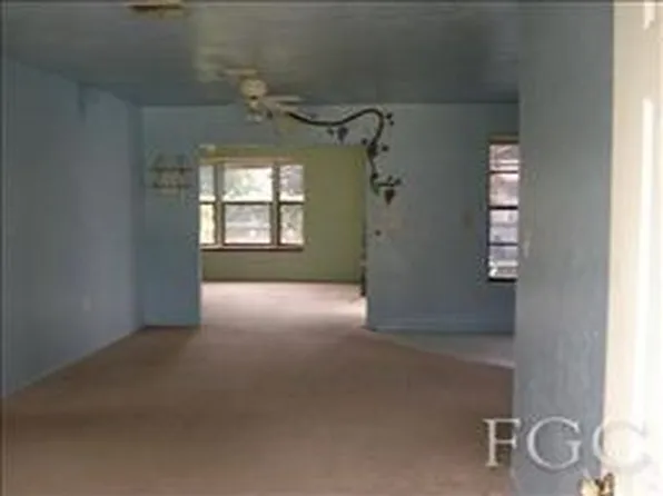 9216 Shaddock Rd E, Fort Myers, FL 33967