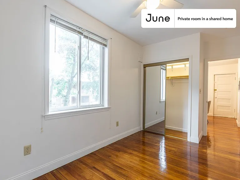 41 Egremont Rd #D — Photo 2