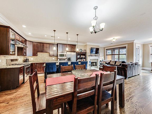 4th image of 5647 N Clark St APT 201