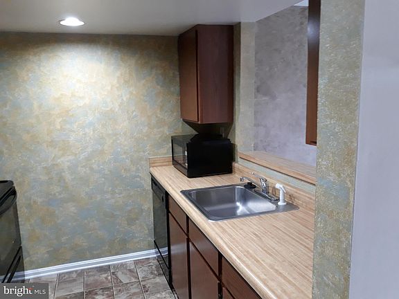 3rd image of 648 Newbridge Ct #5-634