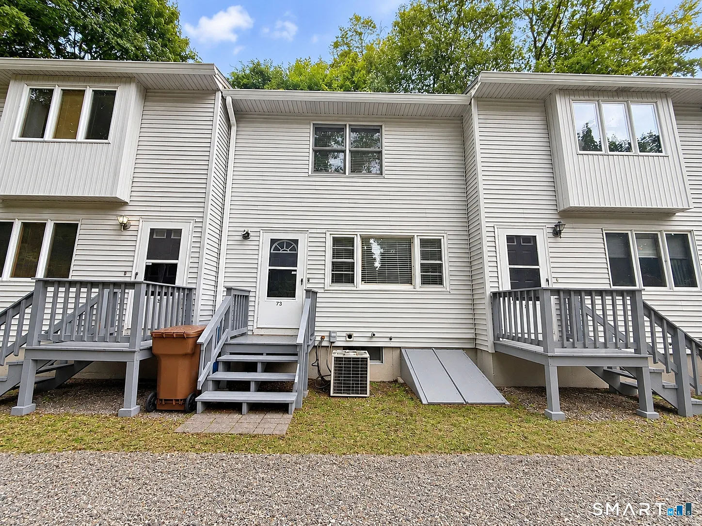 2 bed, 1.5 bath, 3346 sqft, $2,300 — Photo 1